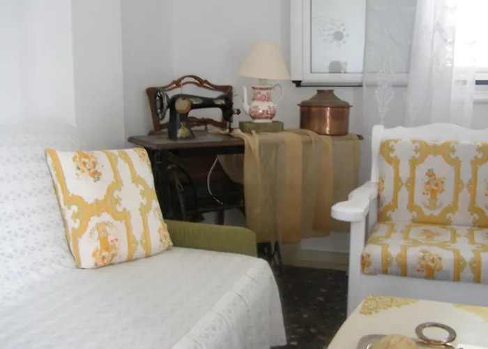 Apartment Oma's Haus- το σπίτι της γιαγιάς Agioi Theodoroi (Corinthia)