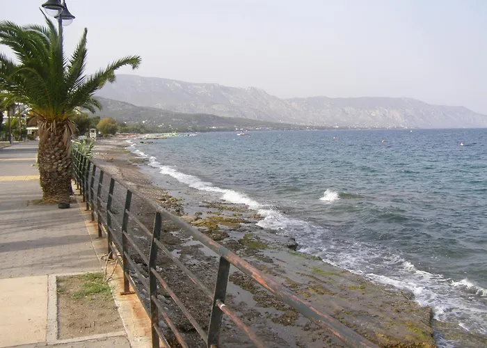 Oma's Haus- το σπίτι της γιαγιάς * Agioi Theodoroi (Corinthia)