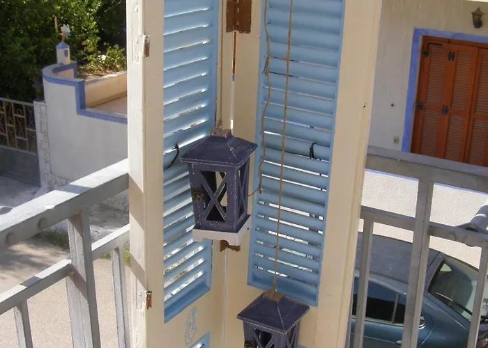 Oma's Haus- το σπίτι της γιαγιάς * Agioi Theodoroi (Corinthia)