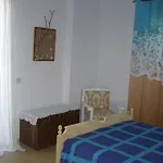 Oma's Haus- το σπίτι της γιαγιάς * Agioi Theodoroi (Corinthia)