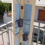 Oma's Haus- το σπίτι της γιαγιάς * Agioi Theodoroi (Corinthia)