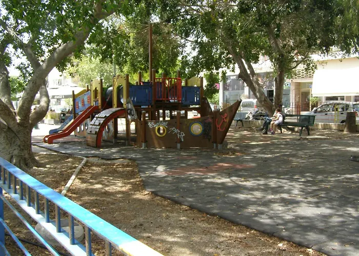 Daire Oma's Haus- το σπίτι της γιαγιάς Agioi Theodoroi (Corinthia)